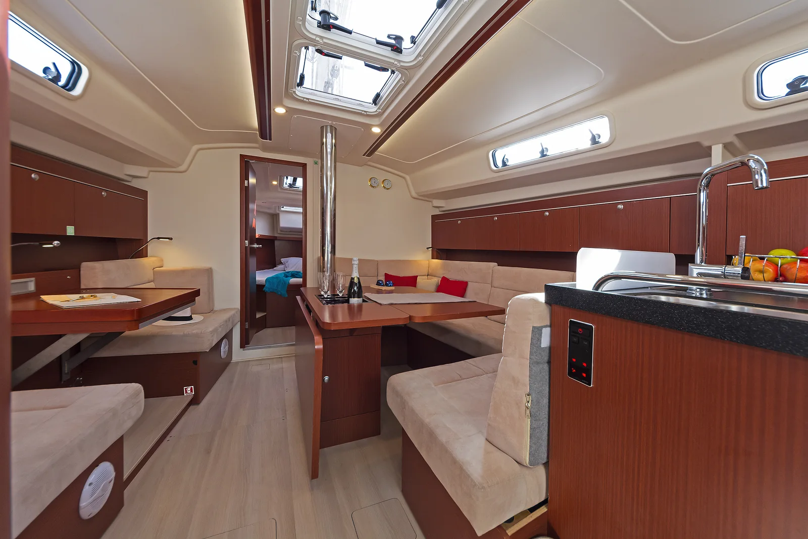 Yacht HANSE 415 - Kuro Siwo - Foto 1