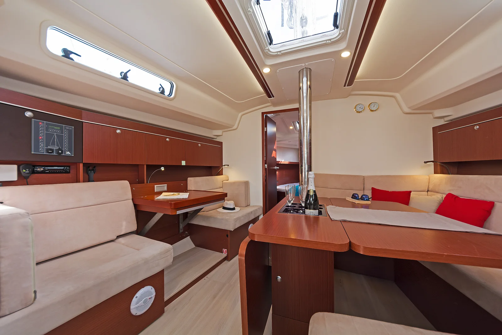 Yacht HANSE 415 - Kuro Siwo - Foto 1