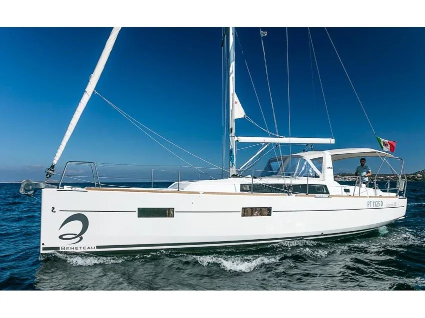 Yacht BENETEAU Oceanis 38 - Marta - Foto 1