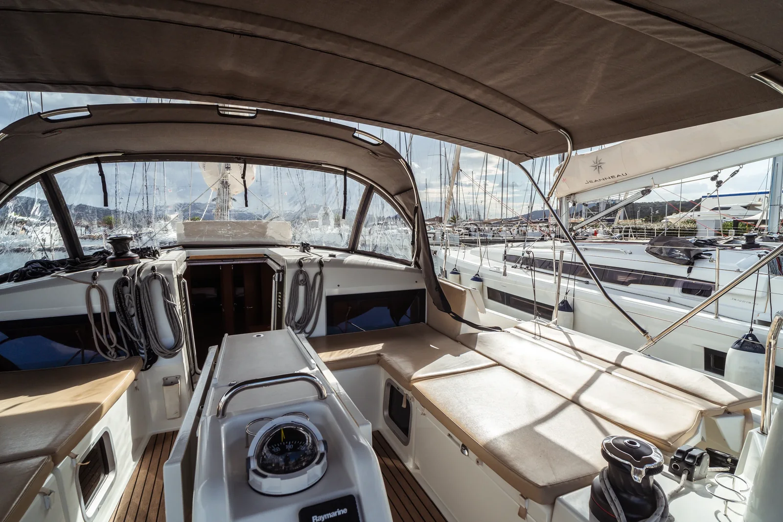 Yacht JEANNEAU Sun Odyssey 490 - Aurora - Foto 1