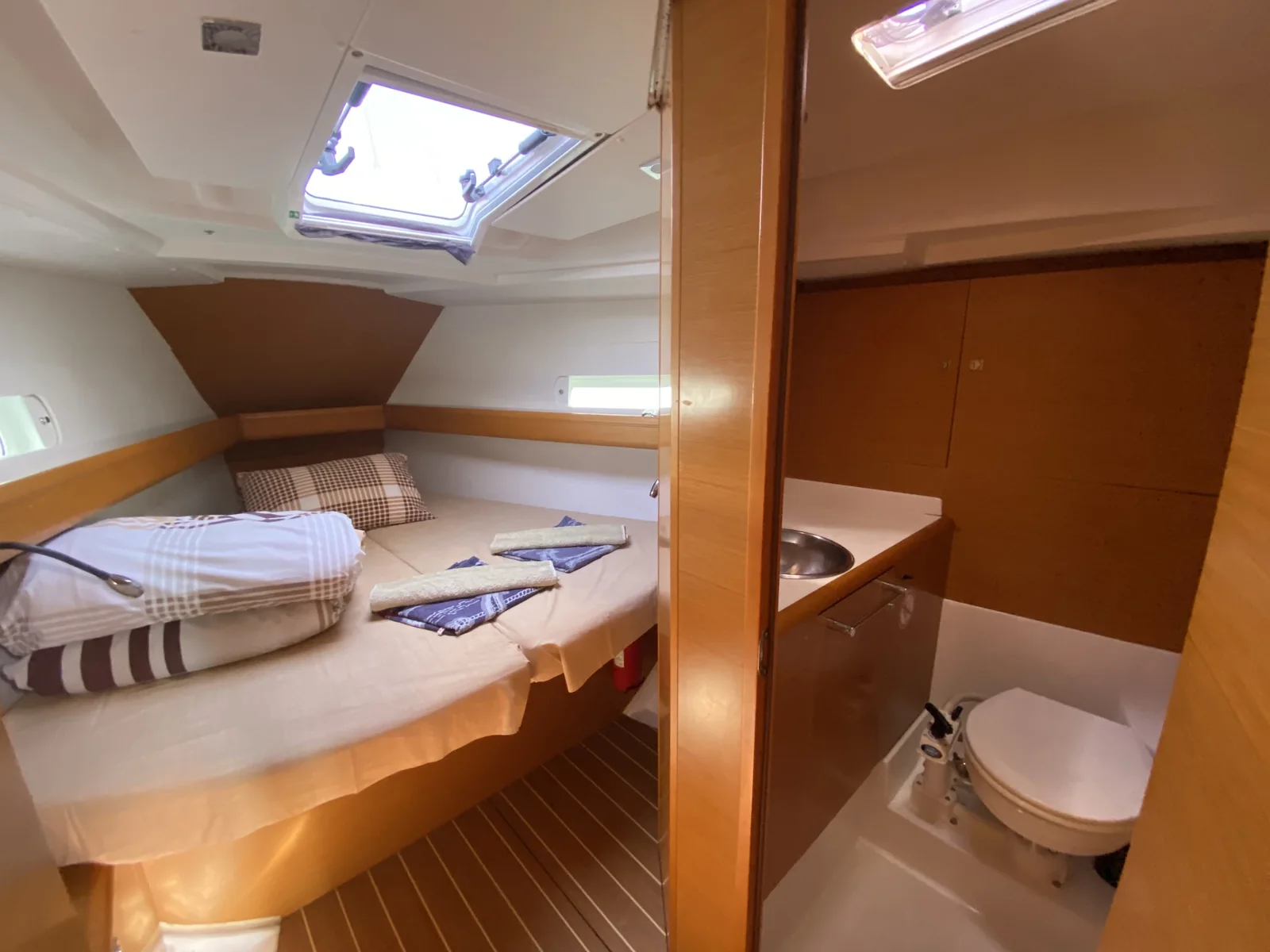 Yacht JEANNEAU Sun Odyssey 409 - Pangea