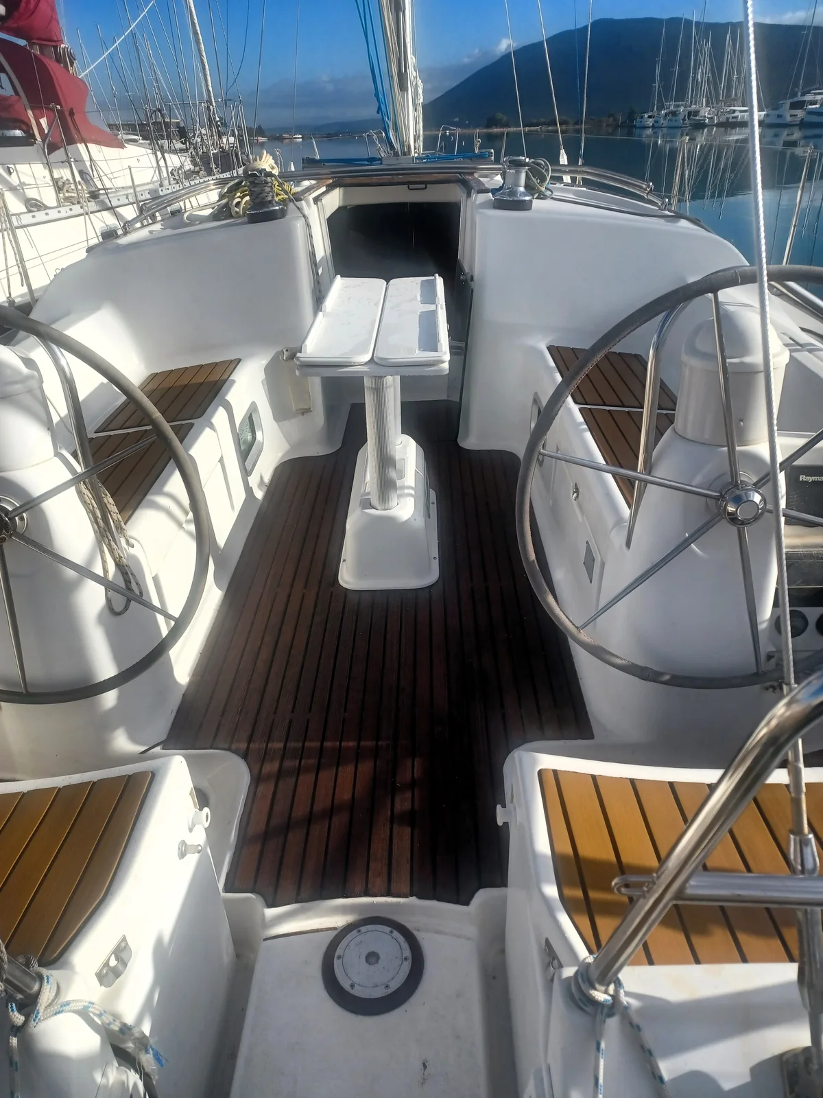 Yacht JEANNEAU Sun Odyssey 40.3 - Evina - Foto 1