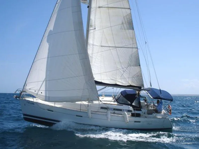 Yacht BENETEAU Oceanis 373 - Mirfak - Foto 1