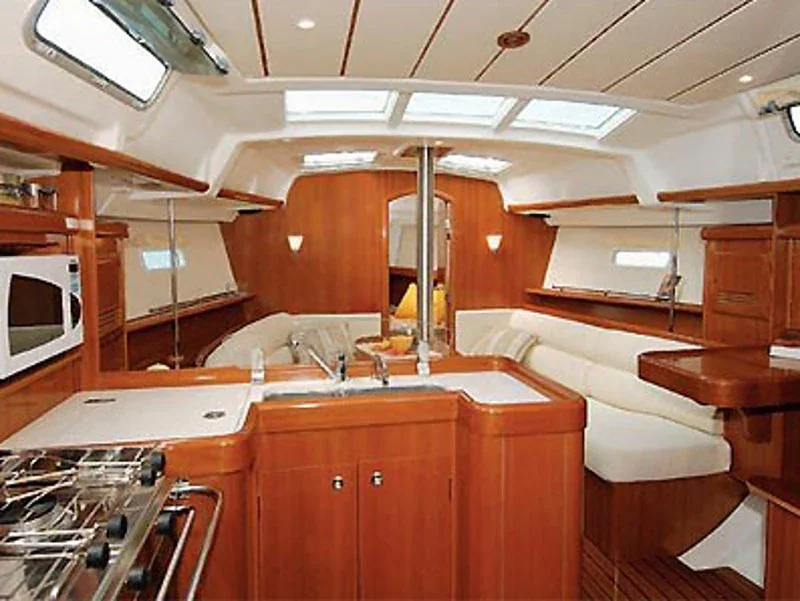 Yacht BENETEAU Oceanis 373 - Mirfak - Foto 1