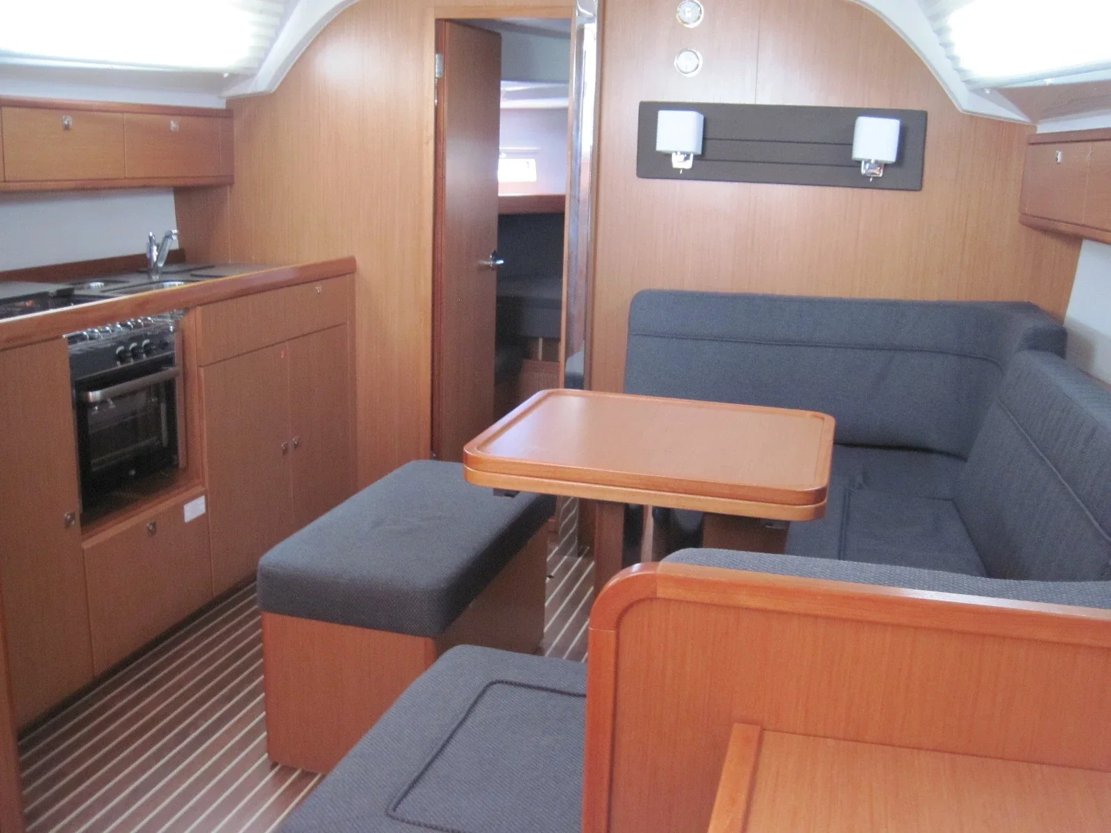 Yacht BAVARIA Cruiser 41 - Marina - Foto 1