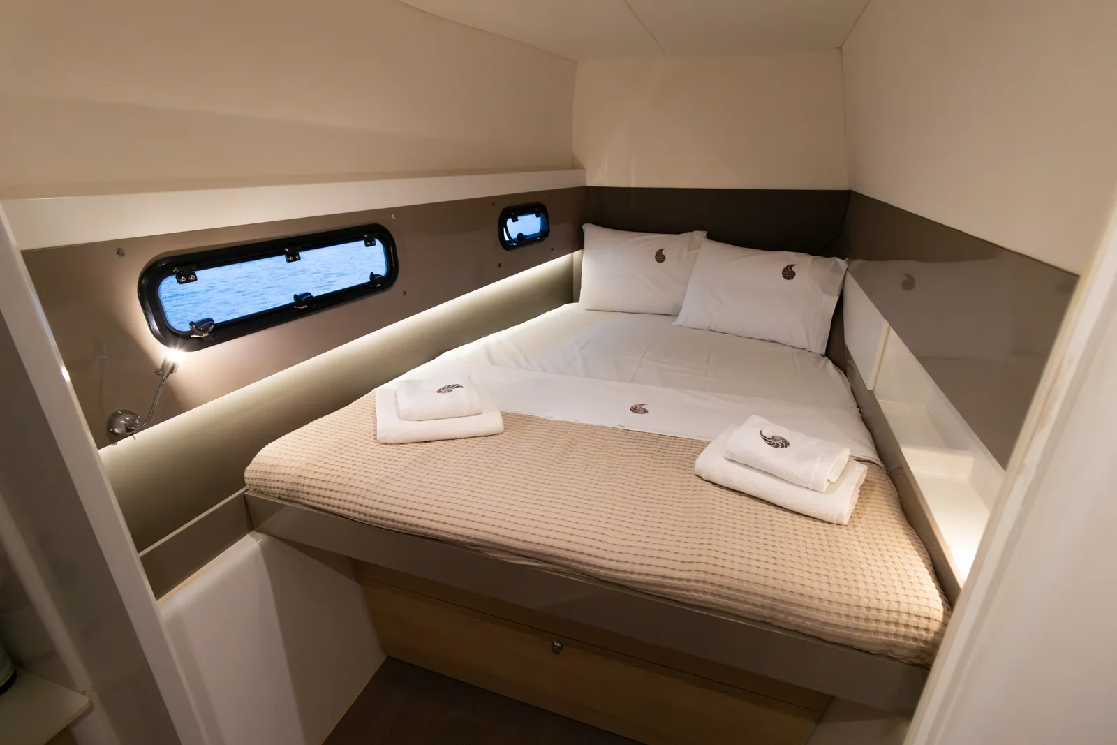 Yacht CATANA Bali 4.1 - Sofia - Foto 1