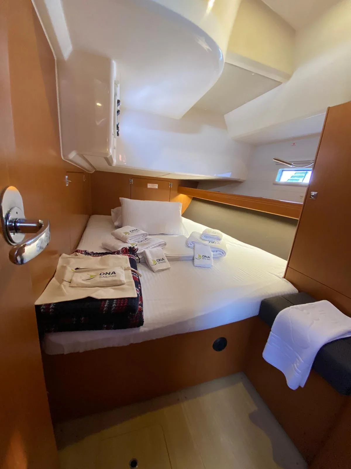 Yacht BAVARIA Cruiser 46 - Protein