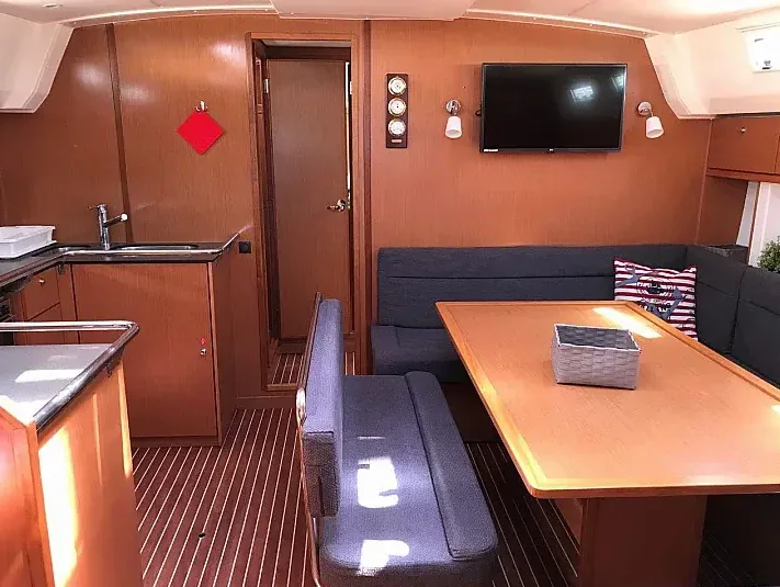 Yacht BAVARIA Cruiser 50 - Juniper