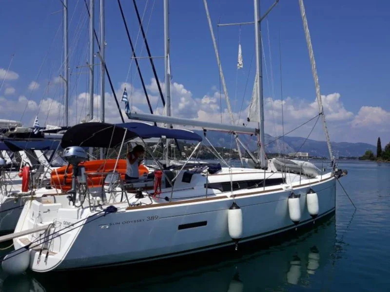 Yacht JEANNEAU Sun Odyssey 389 - Geneva