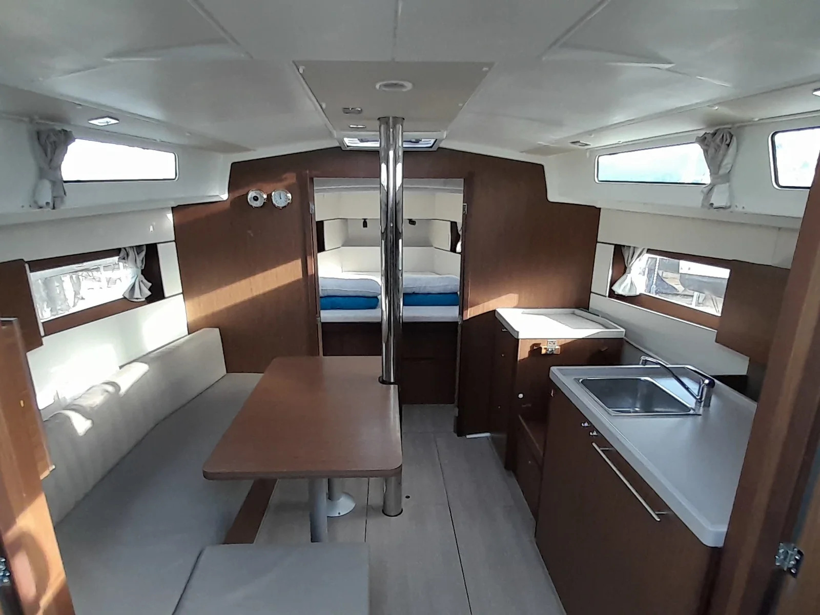 Yacht BENETEAU Oceanis 38.1 - The Boss - Foto 1