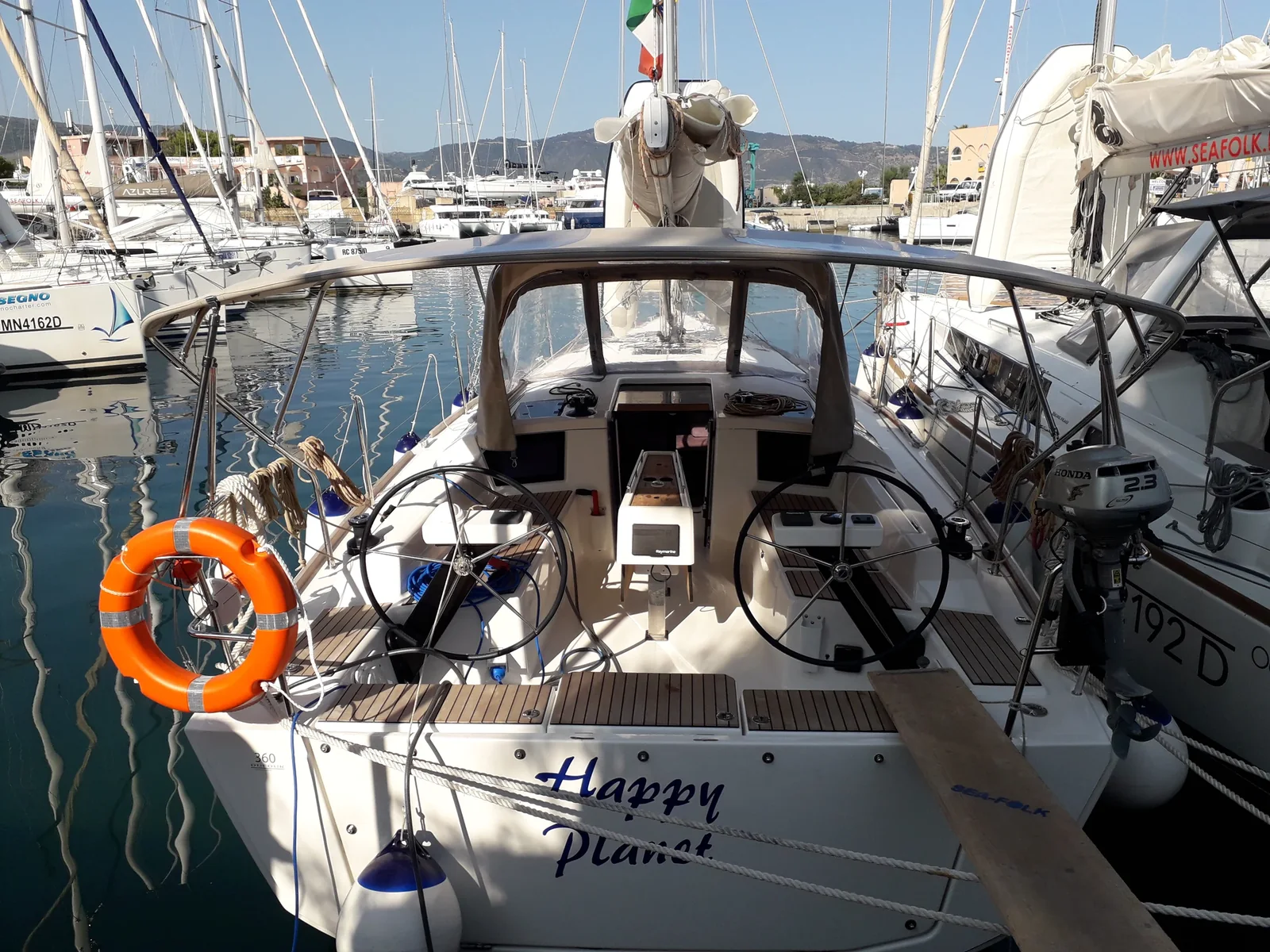 Yacht DUFOUR 360 Grand Large - Happy Planet