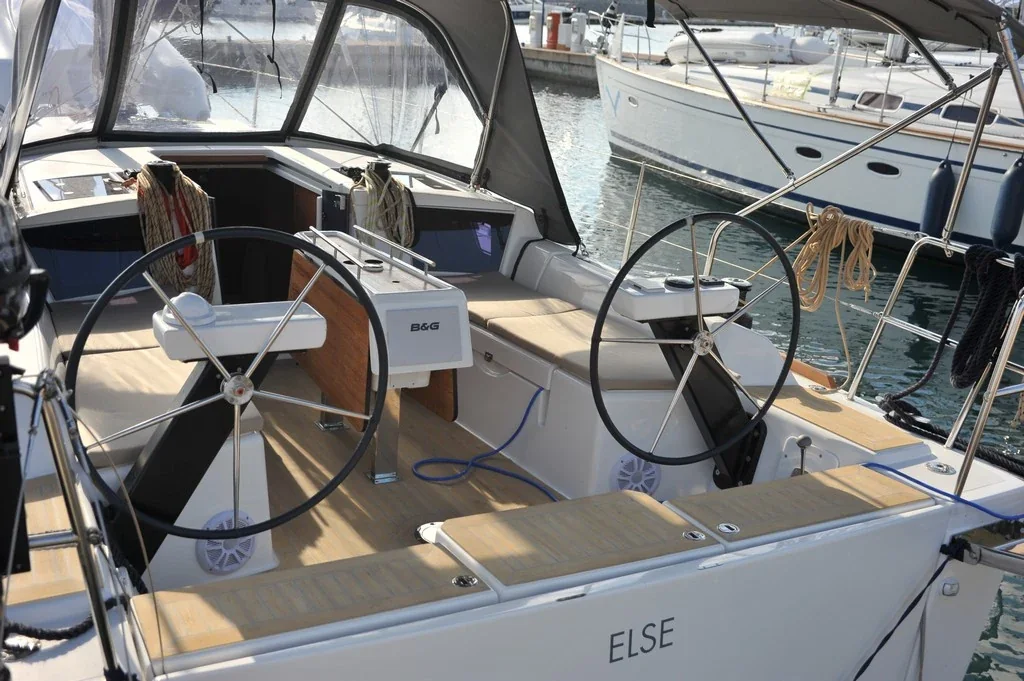 Yacht DUFOUR 360 Grand Large - Else - Foto 1