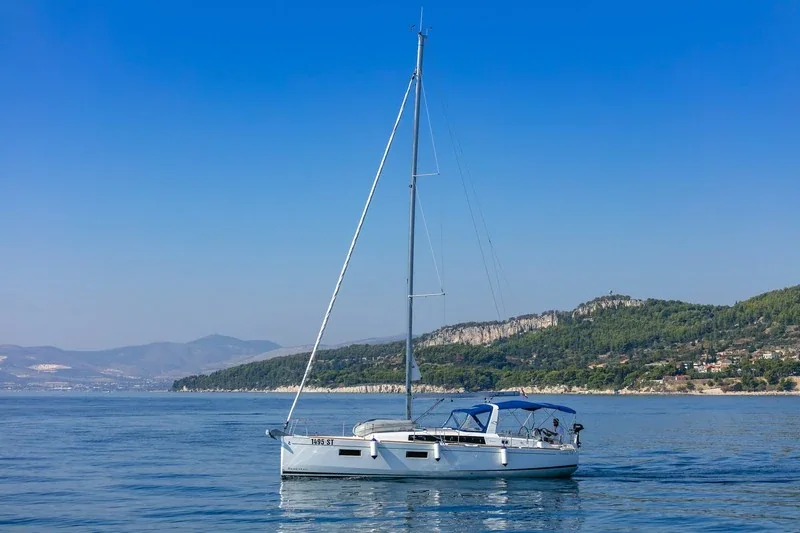 Yacht BENETEAU Oceanis 38.1 - Anima Maris III - Foto 1