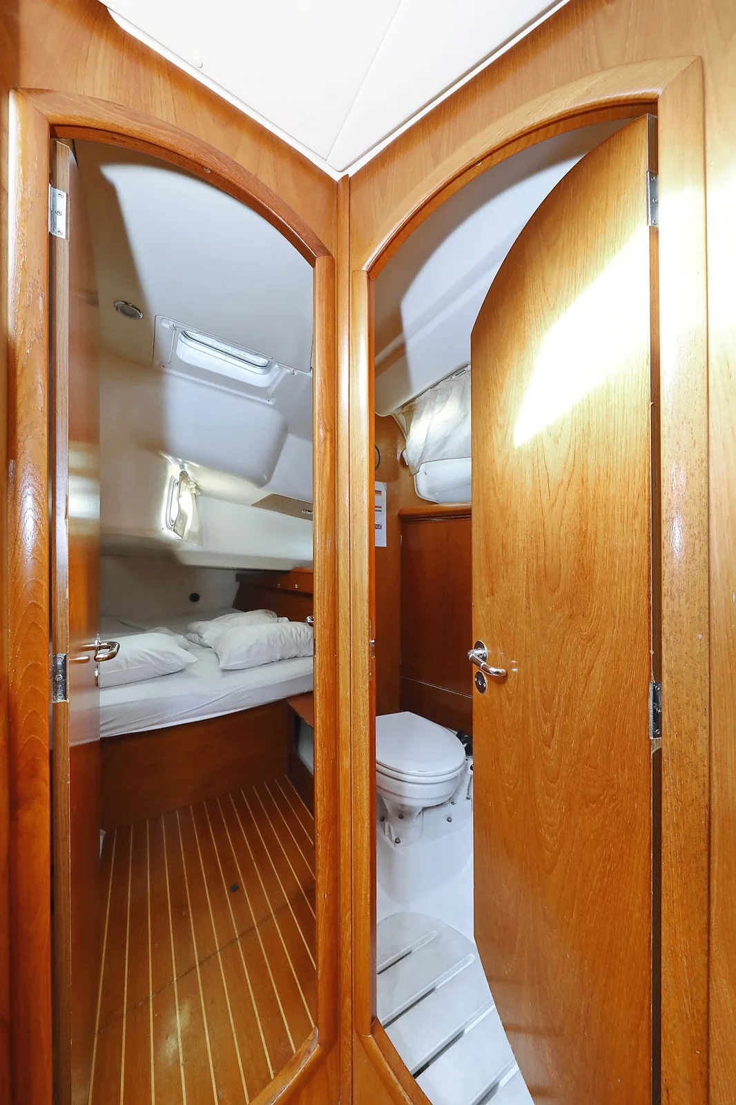 Yacht JEANNEAU Sun Odyssey 45 - Lejla - Foto 1
