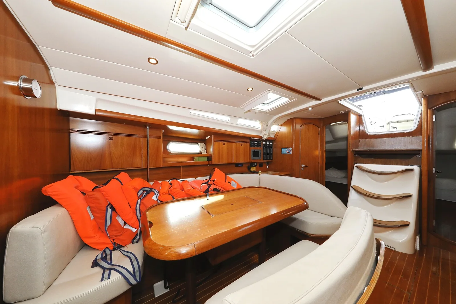 Yacht JEANNEAU Sun Odyssey 45 - Lejla - Foto 1