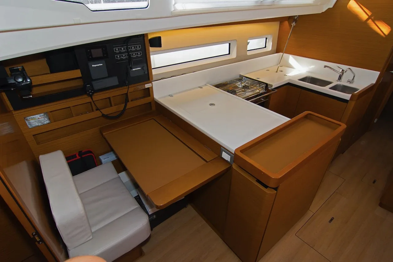 Yacht JEANNEAU Sun Odyssey 440 - Tanpopo - Foto 1