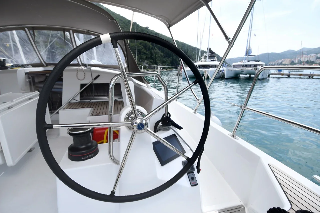 Yacht JEANNEAU Sun Odyssey 490 - Caruso - Foto 1