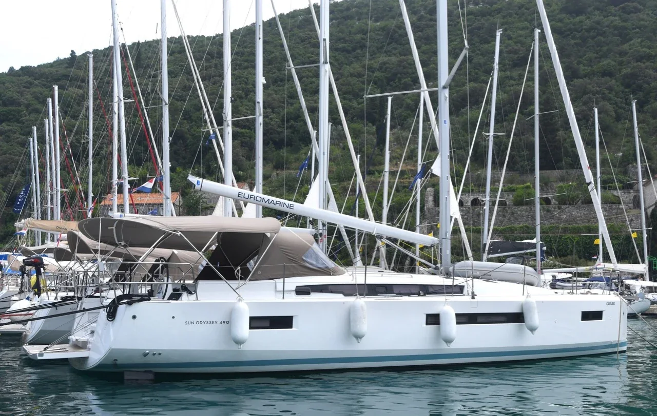Yacht JEANNEAU Sun Odyssey 490 - Caruso - Foto 1