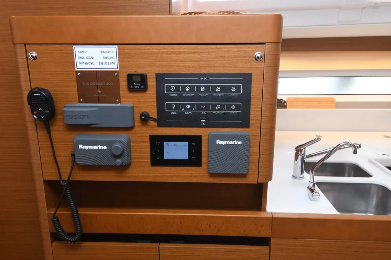 Yacht JEANNEAU Sun Odyssey 490 - Caruso - Foto 1