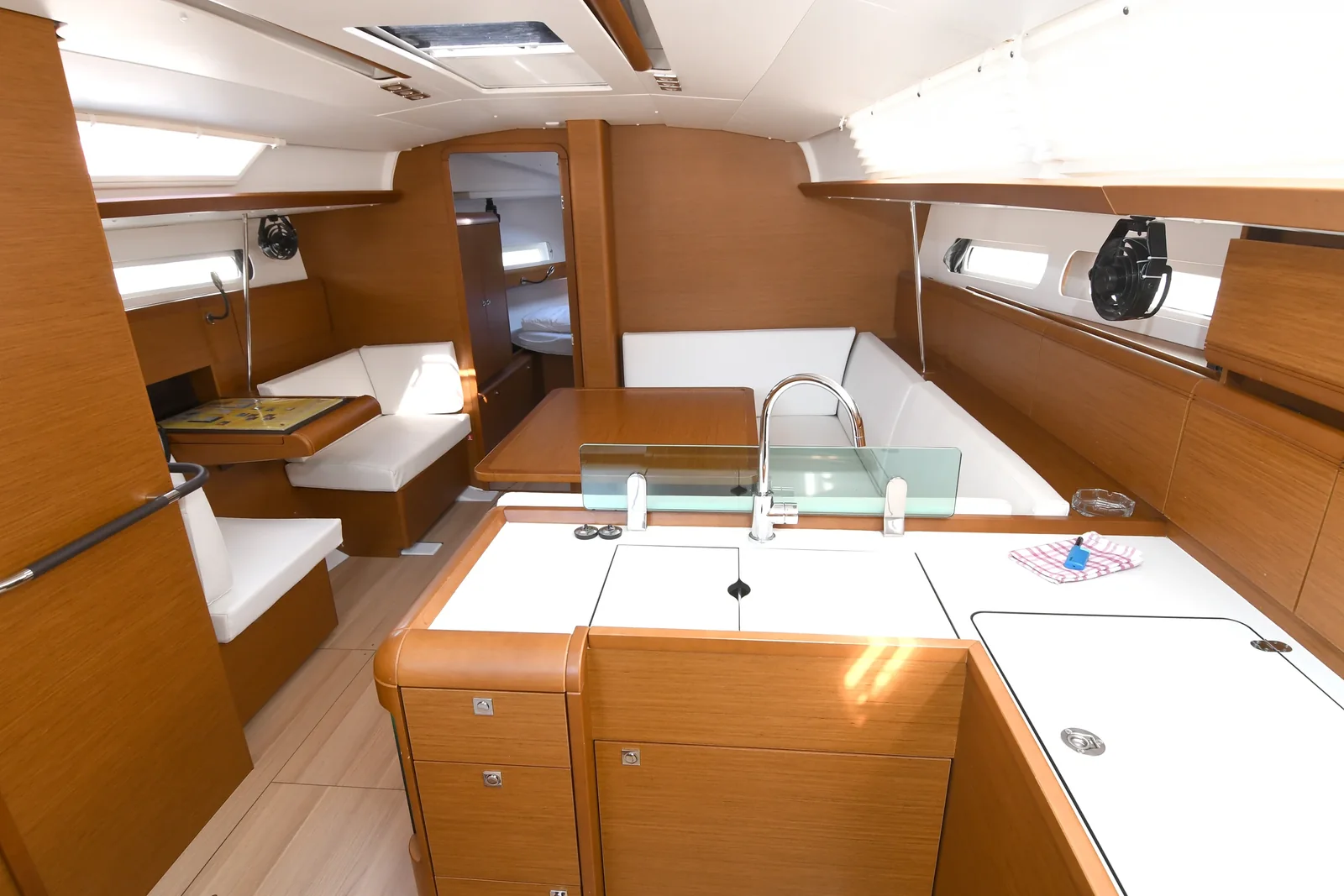 Yacht JEANNEAU Sun Odyssey 419 - Kiss Kiss - Foto 1