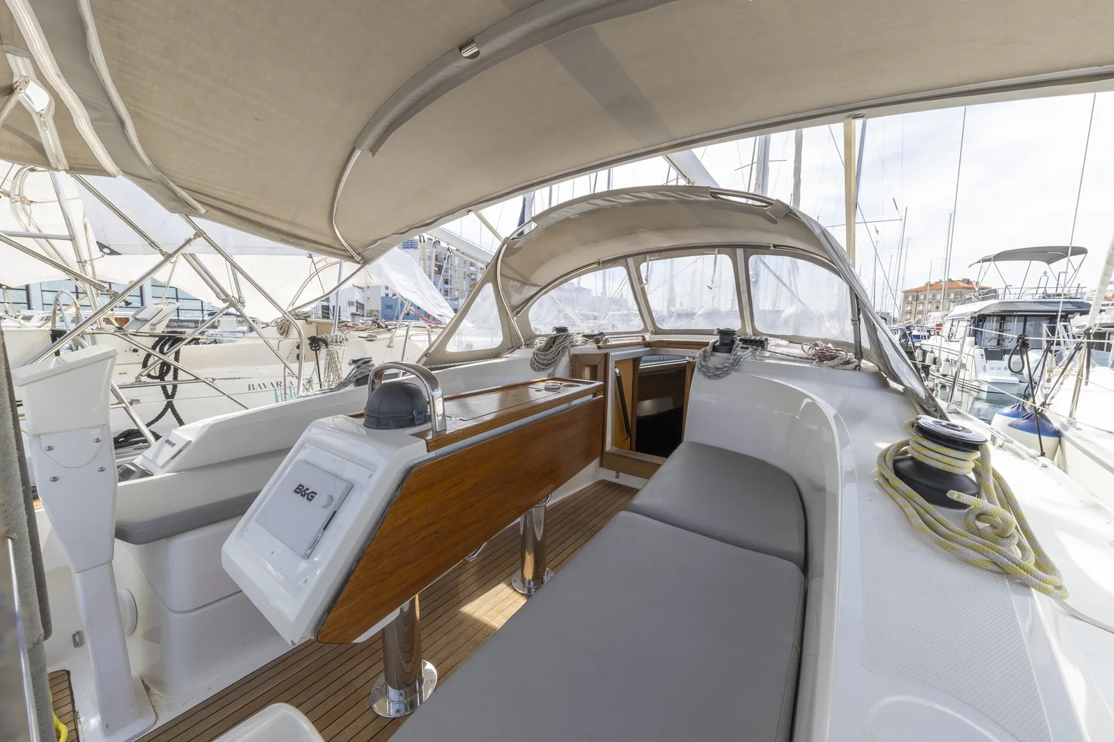 Yacht BAVARIA Cruiser 34 Style - Lena - Foto 1