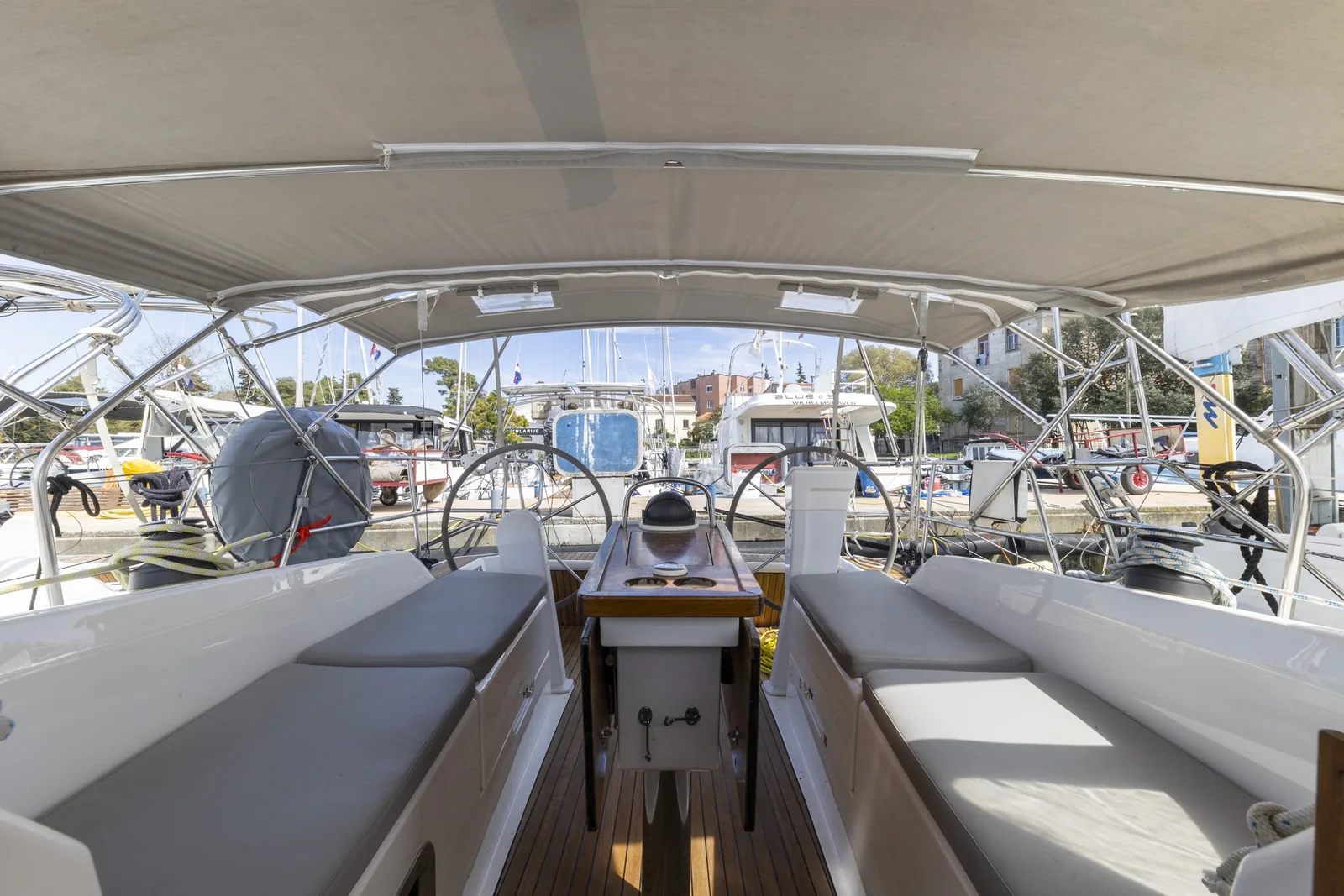 Yacht BAVARIA Cruiser 34 Style - Lena - Foto 1