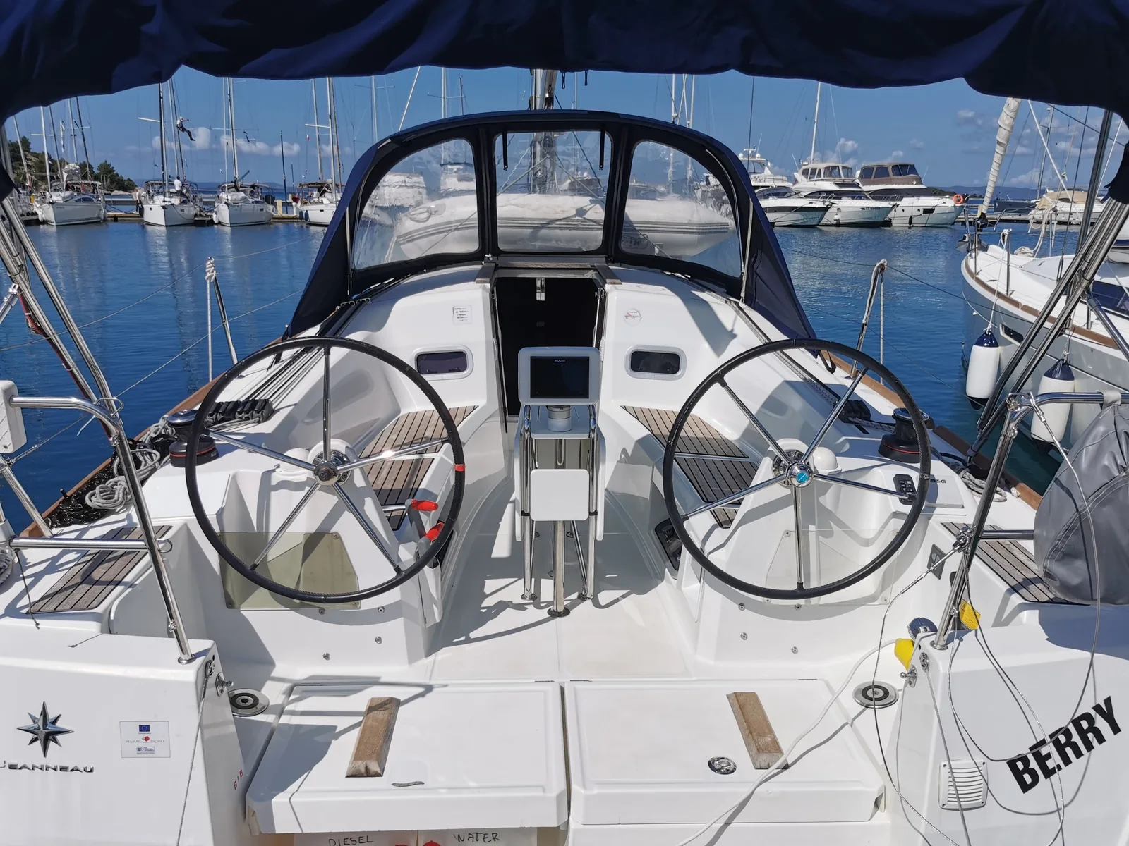 Yacht JEANNEAU Sun Odyssey 349 - Berry - Foto 1