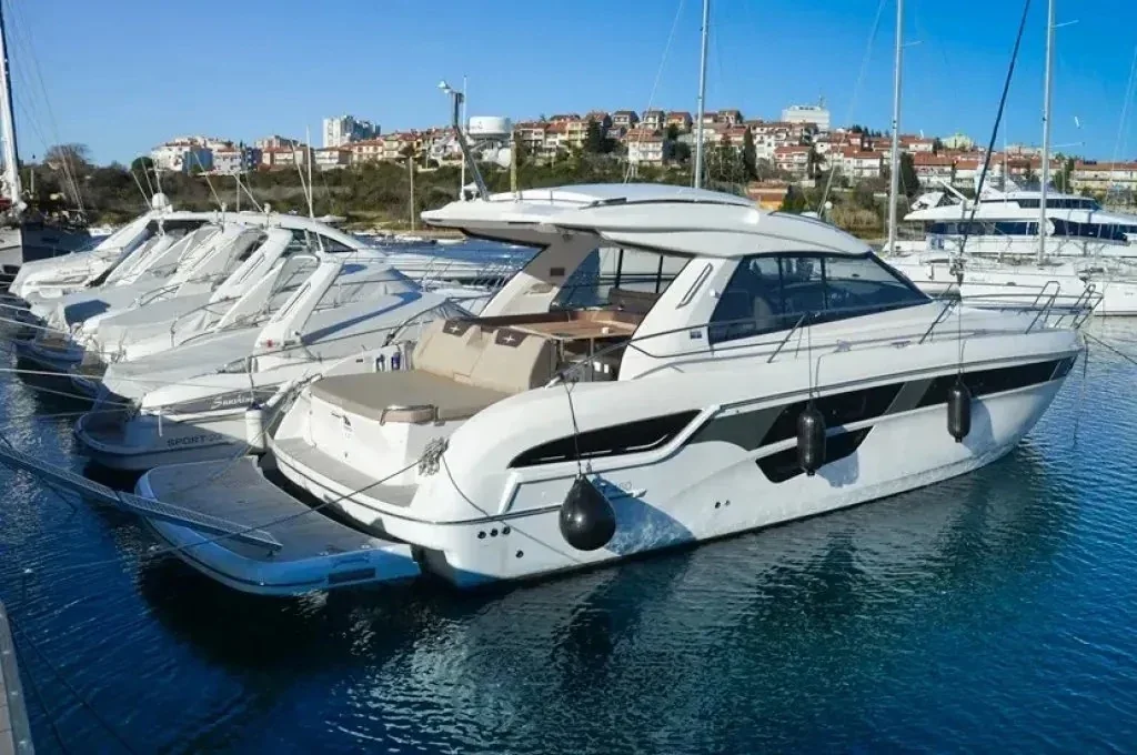 Yacht BAVARIA S45 HT - Varola - Foto 1