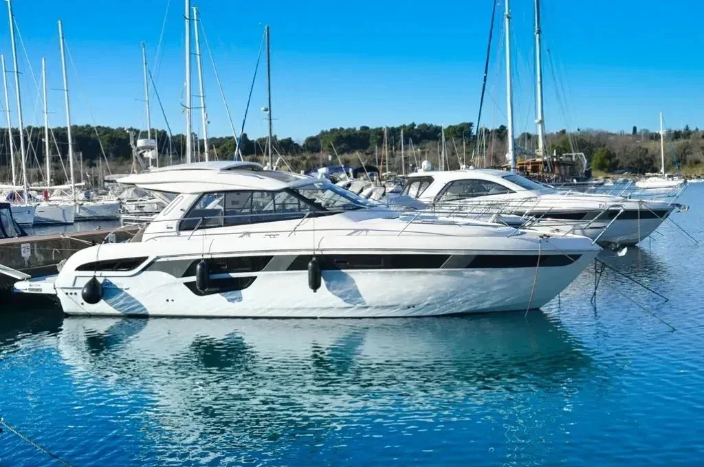 Yacht BAVARIA S45 HT - Varola - Foto 1