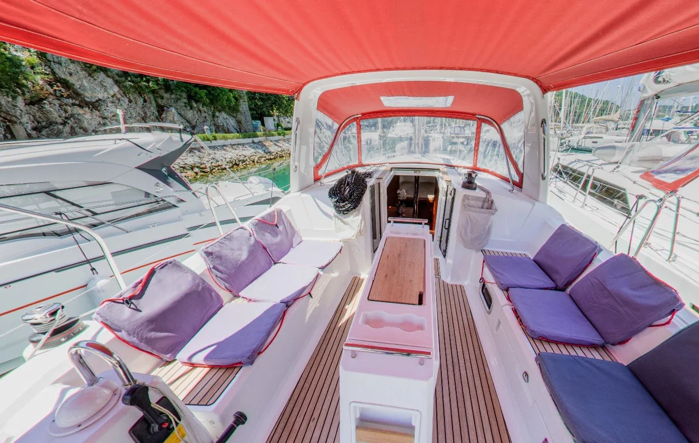 Yacht BENETEAU Oceanis 38.1 - Luce