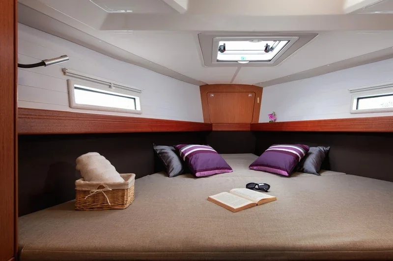 Yacht BAVARIA Cruiser 41 - Nina