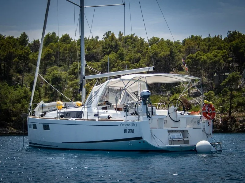 Yacht BENETEAU Oceanis 35.1 - Maya Bay 2 - Foto 1