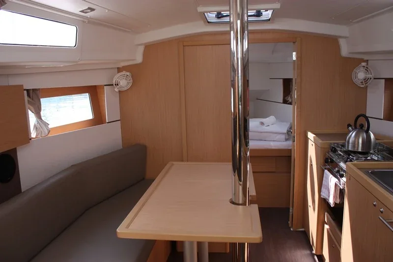 Yacht BENETEAU Oceanis 35.1 - Maya Bay 2 - Foto 1