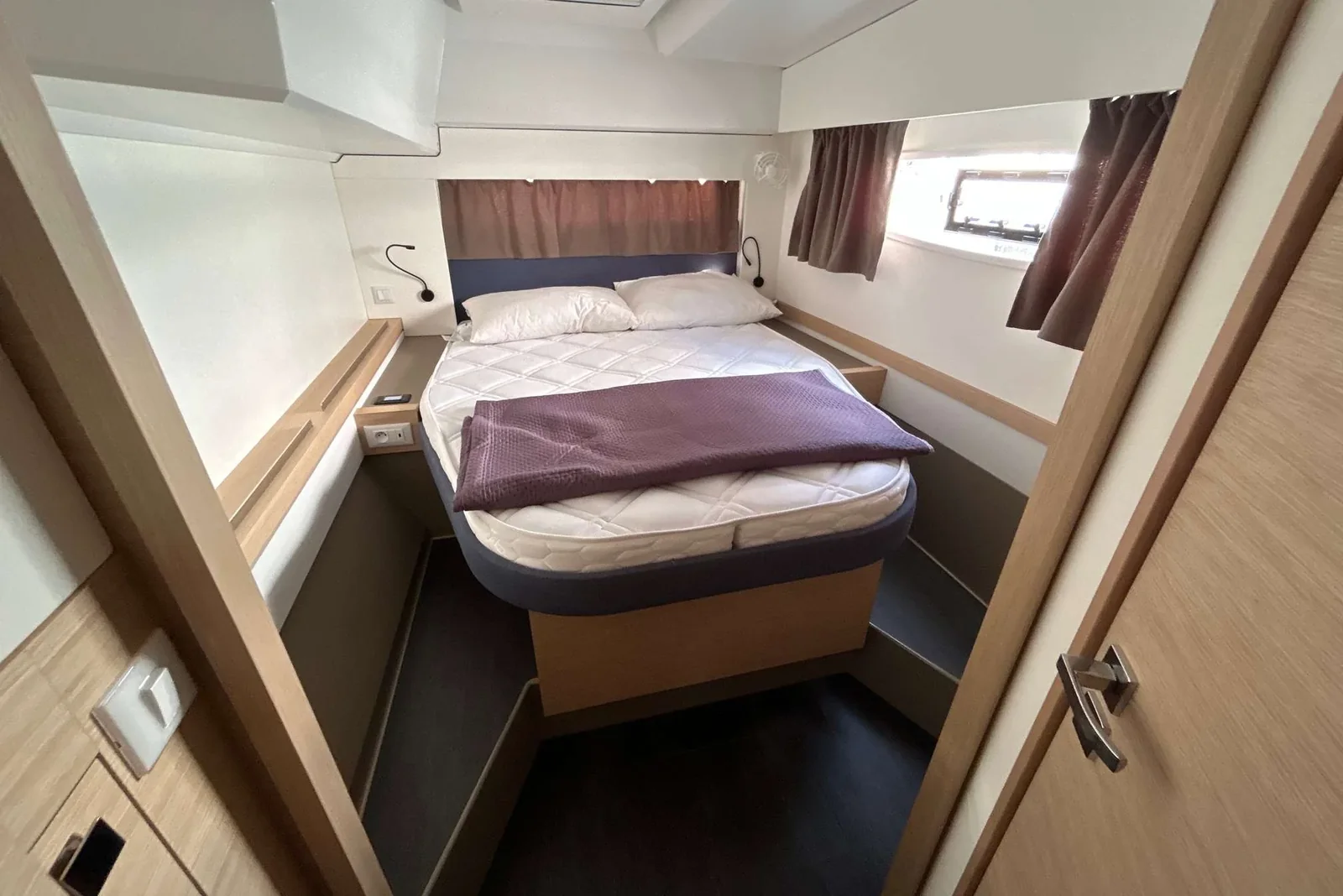 Yacht FOUNTAINE PAJOT Astrea 42 - Deutz - Foto 1