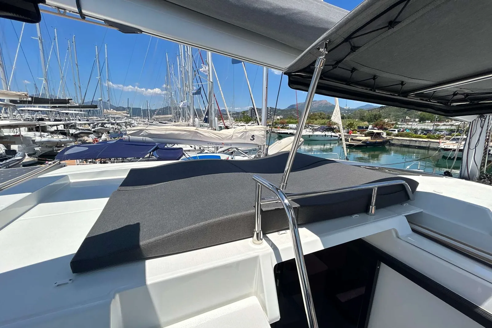 Yacht FOUNTAINE PAJOT Astrea 42 - Deutz - Foto 1