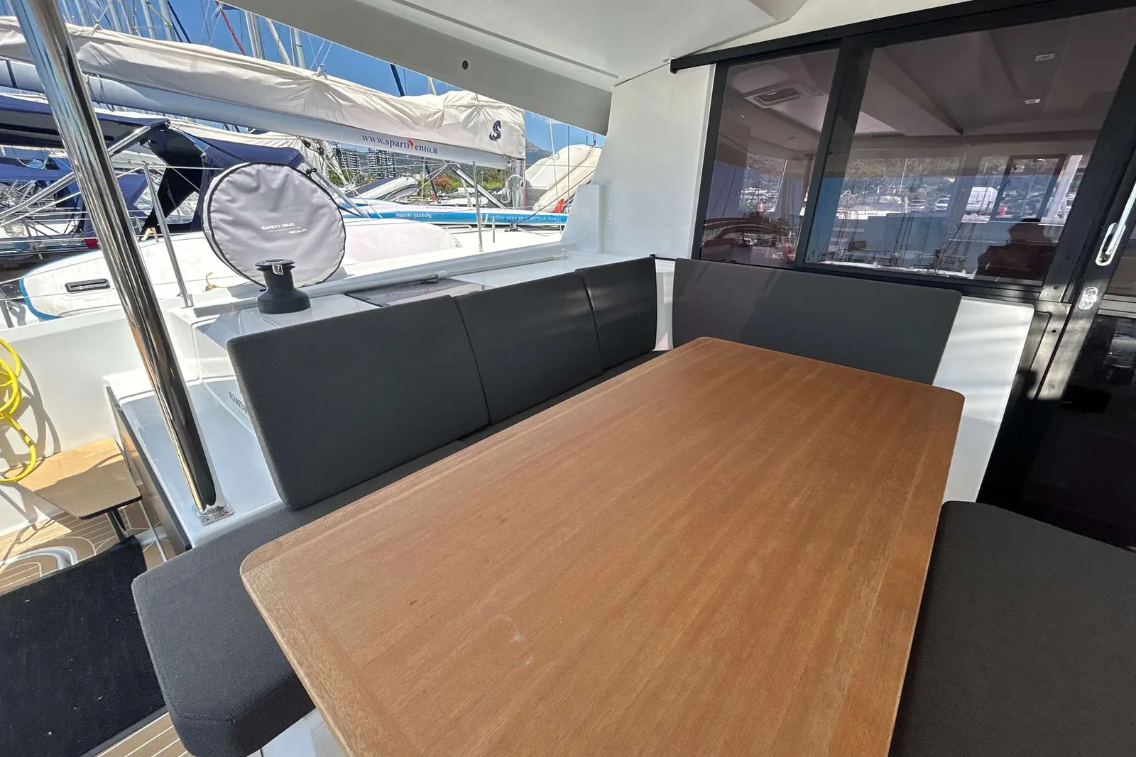 Yacht FOUNTAINE PAJOT Astrea 42 - Deutz - Foto 1