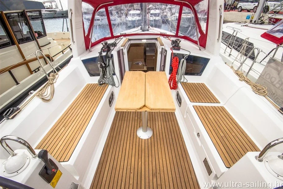 Yacht BENETEAU Oceanis 35 - Gala - Foto 12