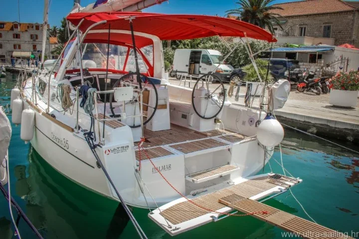 Yacht BENETEAU Oceanis 35 - Dalmar - Foto 1