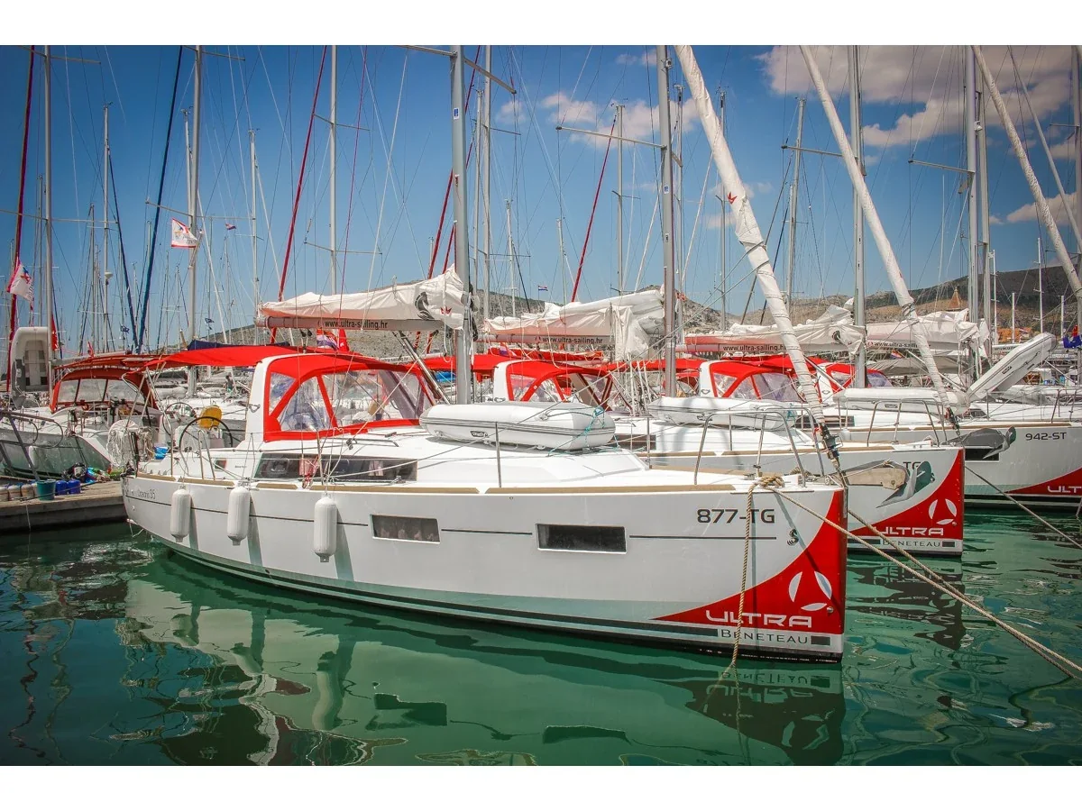 Yacht BENETEAU Oceanis 35 - Dalmar - Foto 1
