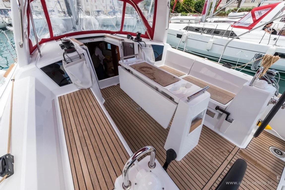 Yacht BENETEAU Oceanis 35.1 - Bela - Foto 1