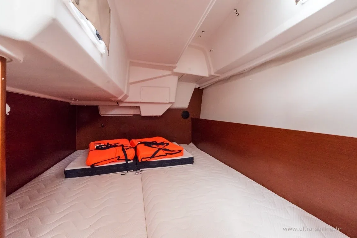 Yacht BENETEAU Oceanis 35.1 - Bela - Foto 1