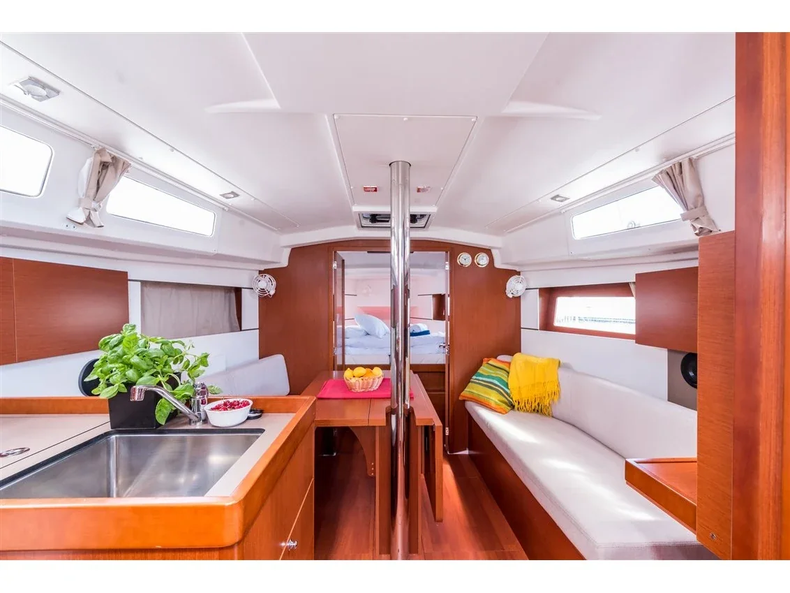 Yacht BENETEAU Oceanis 35.1 - Bela - Foto 1