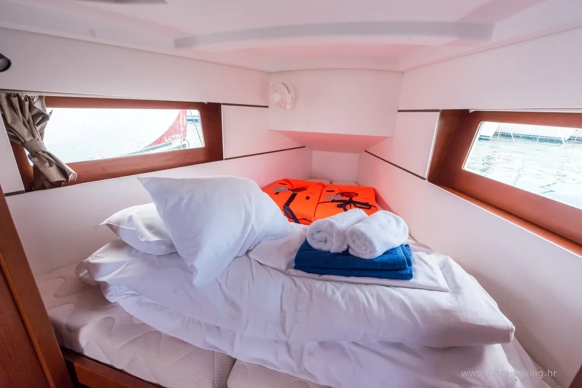 Yacht BENETEAU Oceanis 35.1 - Bela - Foto 1