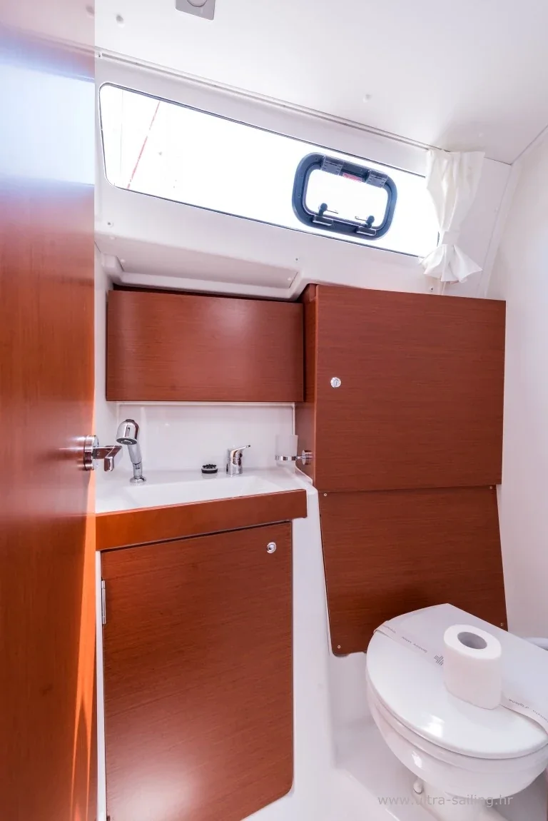 Yacht BENETEAU Oceanis 35.1 - Bela - Foto 1