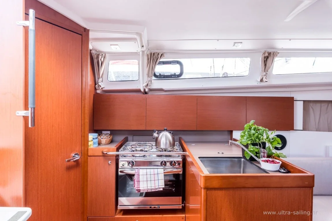 Yacht BENETEAU Oceanis 35.1 - Bela - Foto 1