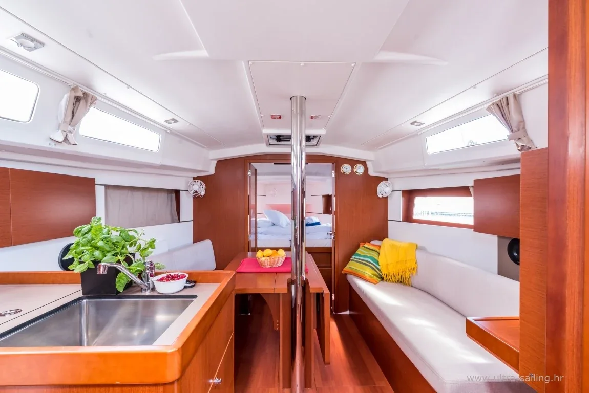 Yacht BENETEAU Oceanis 35.1 - Bela - Foto 1