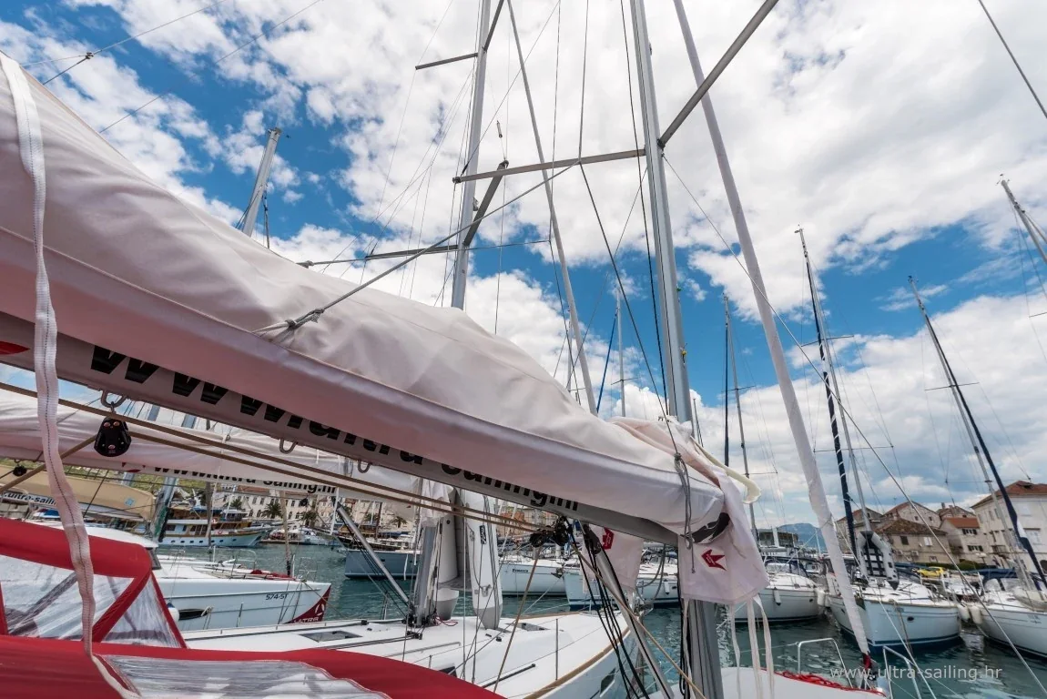 Yacht BENETEAU Oceanis 35.1 - Bela - Foto 1