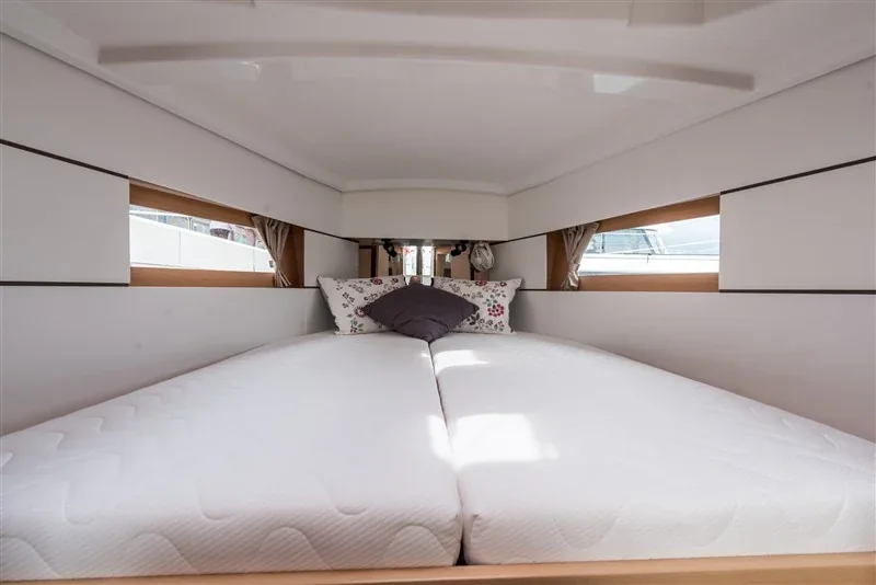 Yacht BENETEAU Oceanis 38.1 - Majano - Foto 1