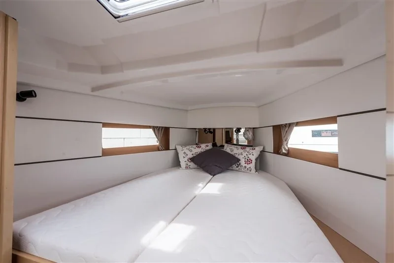 Yacht BENETEAU Oceanis 38.1 - Majano - Foto 1