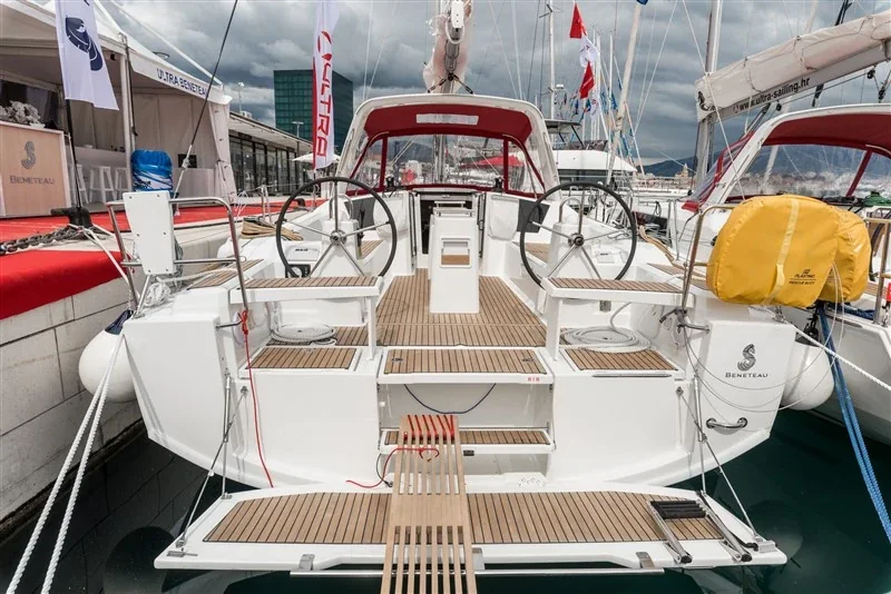Yacht BENETEAU Oceanis 38.1 - Majano - Foto 1